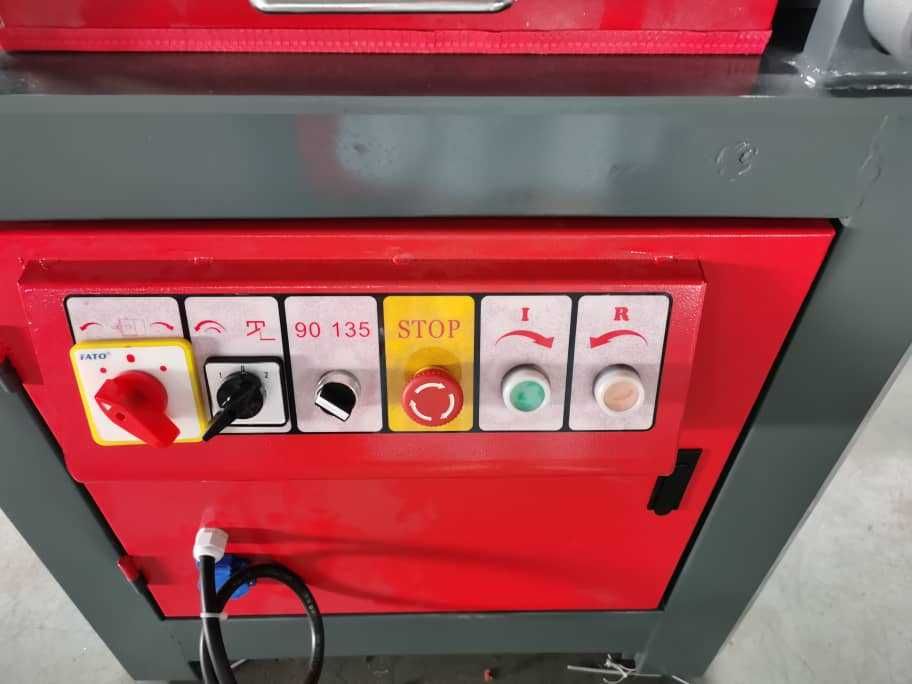 Masina fasonat otel beton - UDF 45 D