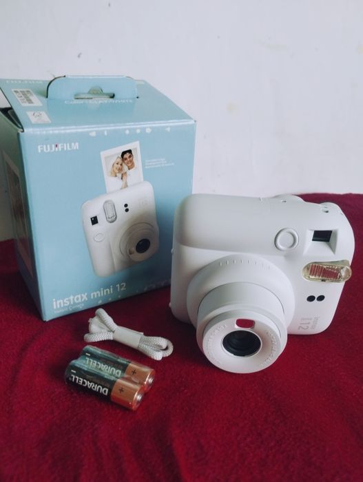 Фотоаппарат instax mini 12