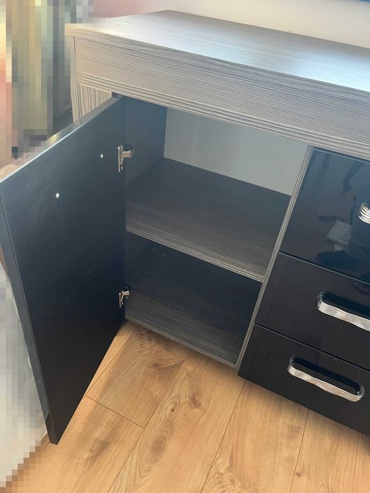 Comodă modernă gri cu sertare