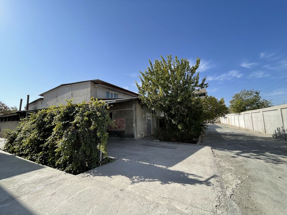 Бино сотилади 2136кв(Дом куриш учун)