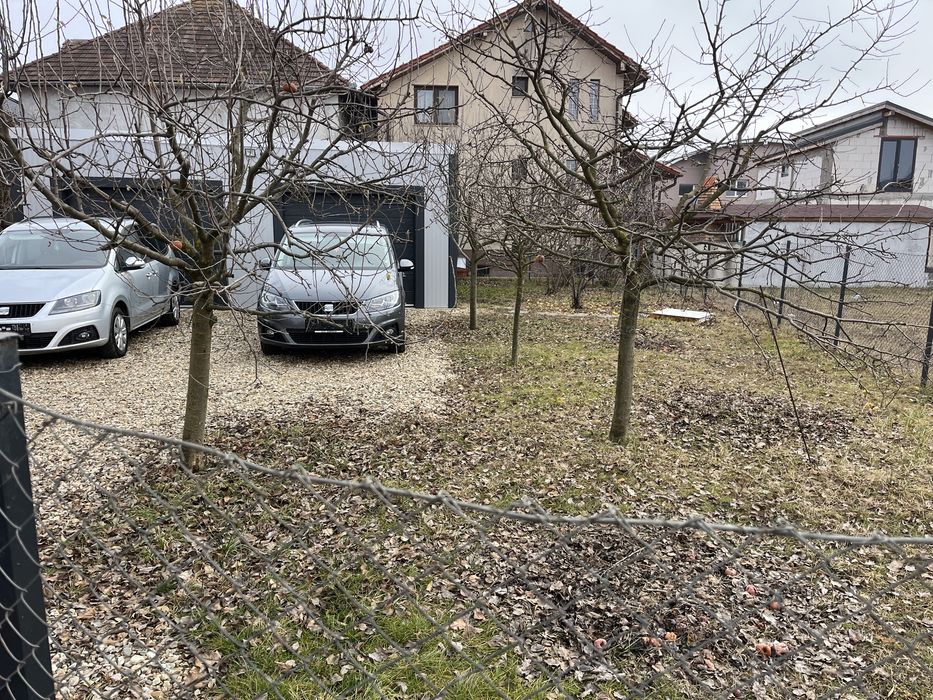 Vand spatiu comercial cu 3arii de teren