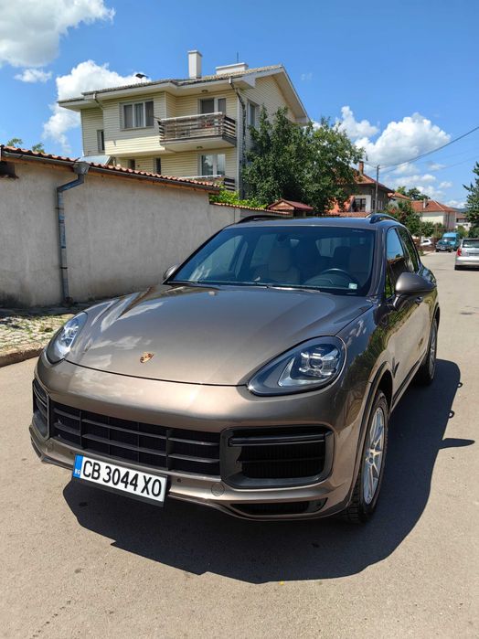 Продавам Porsche Cayenne