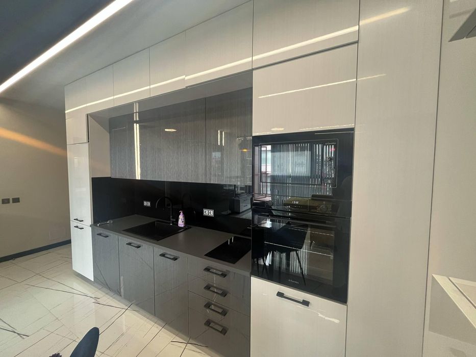 Дава се под наем Двустаен апартамент в София, Кръстова вада - 67 кв.м за 800 € - Снимка #1