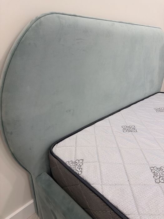 Кровать с матрасом 150*200