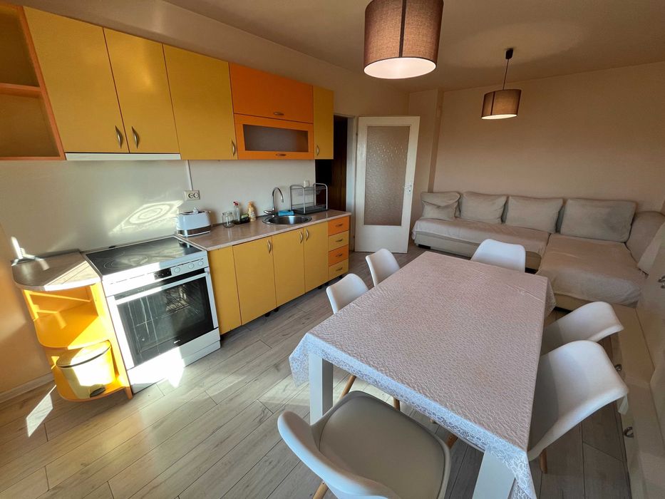 Продава се Тристаен апартамент в Казанлък - 72 кв.м за 1049 €/кв.м - Снимка #2