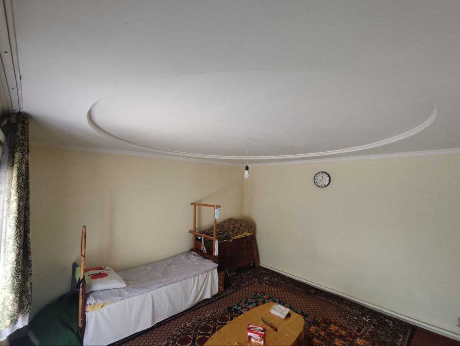 Hovli sotiladi 16 sotix 5xona yashaydigan 3 xona paltara etajka