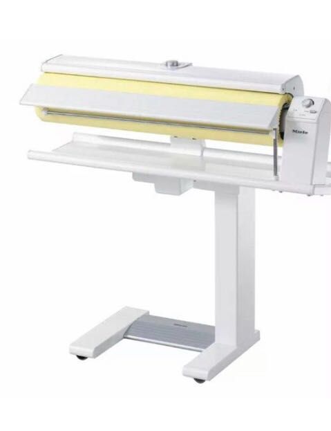 Гладачна Машина Miele Миеле 
Система за парно гладене; Каландър B990