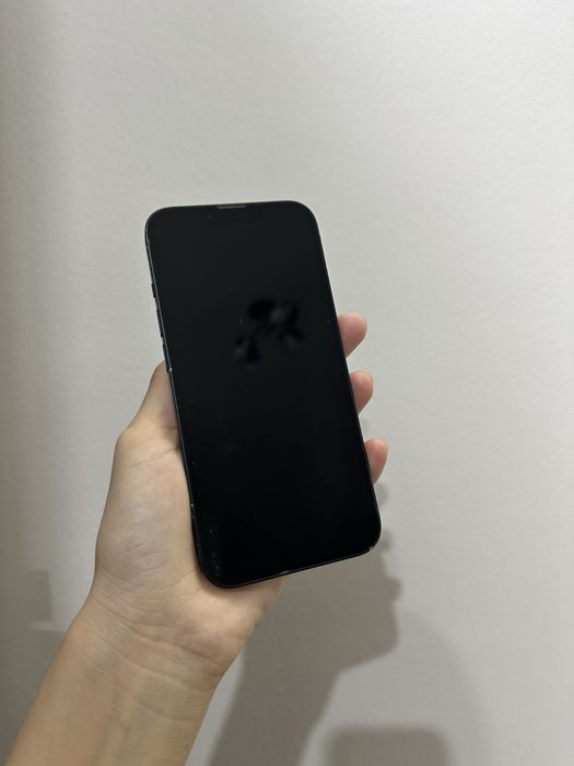 Продам iPhone 13
