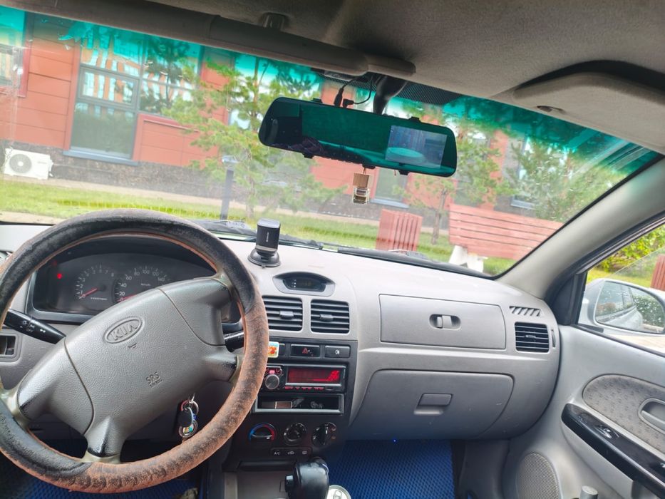 Продам машину Kia Rio