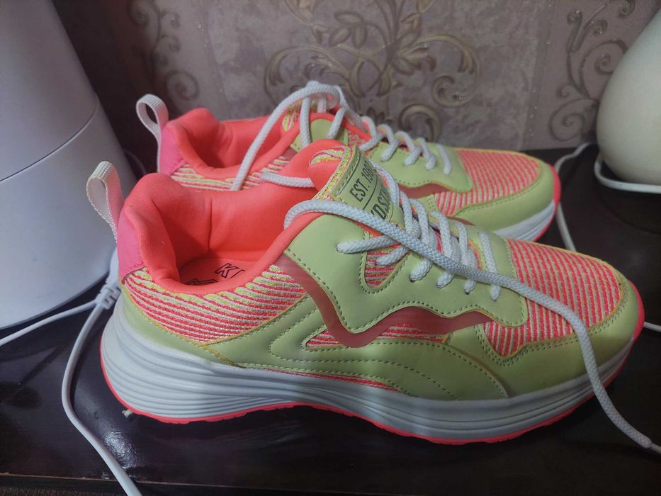 Красовки женские