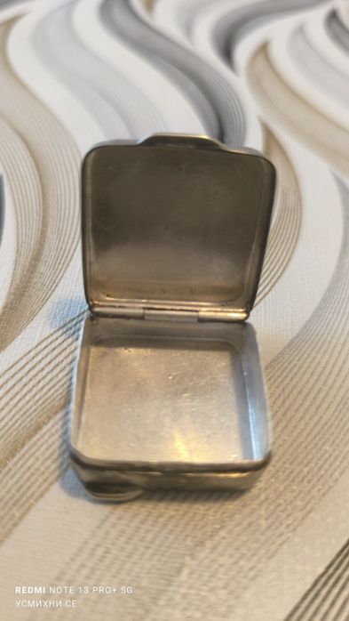 Сребърна стара кутийка за колекционери