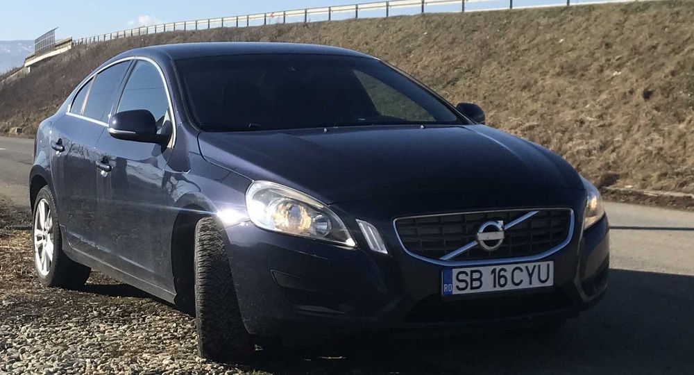 Volvo S60 2013 1.6 diesel, automatic 6 + 1, Drive-E