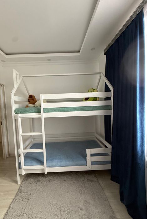 Двухъярусная кровать