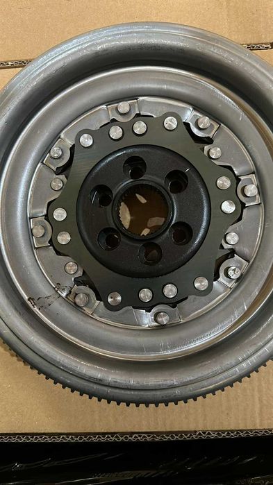 03L 105 266 DE Демпферен маховик LuK 415/0744/09