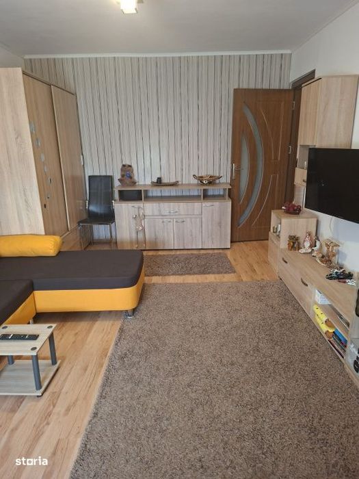 Apartament 3 camere, 72.52 mp, zona Craiovita Noua