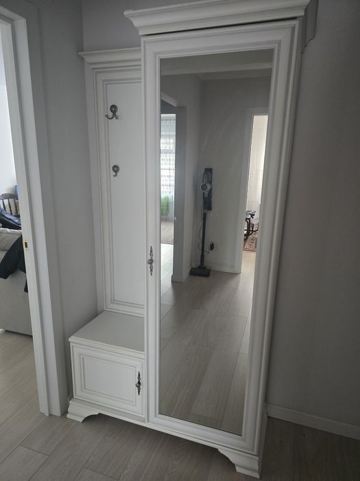 Продаётся шкаф в прихожую