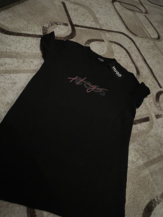 Hugo Boss T-shirt- размер(S)