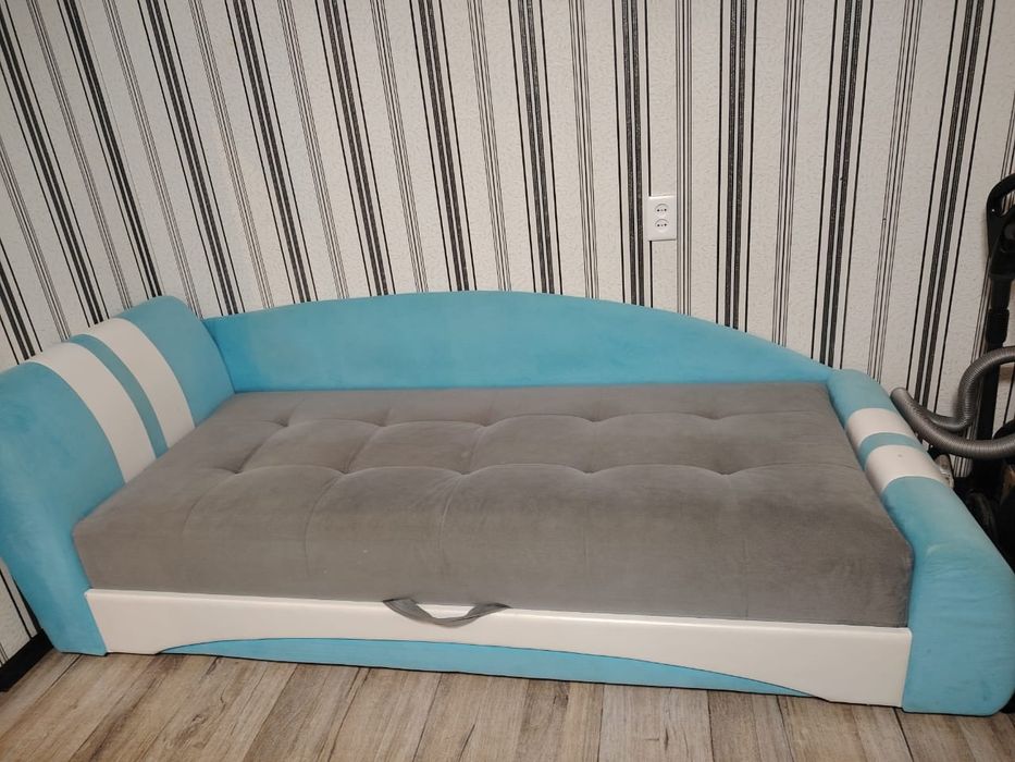 Продам диван, в хорошем состоянии