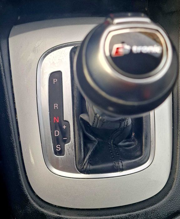 AUDI Q3 - 2.0 TDI quattro S-tronic (150 CP) - 92.650 Km - 10/2017