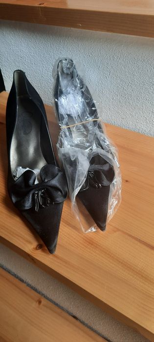 Pantofi eleganti