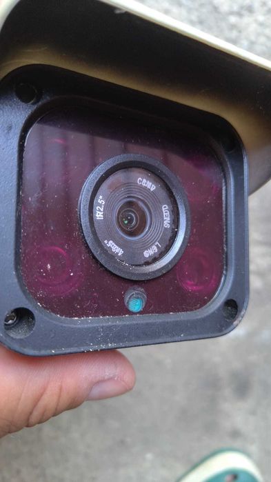 7 camere de supraveghere, DVR si sursa de alimentare