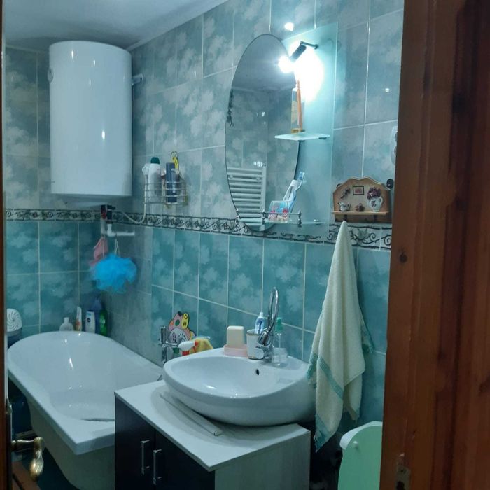 vând apartament in orașul Săveni