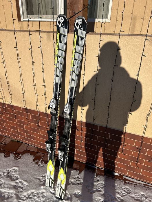 Schiuri Volkl 168 cm