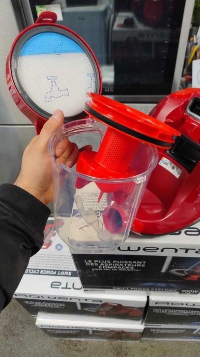 Нова Прахосмукачка без торба ROWENTA Swift Power Cyclonic 900 W