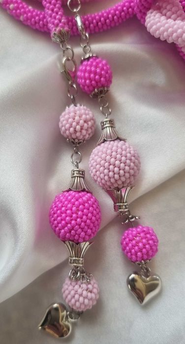 розов шнур лариат с висулки