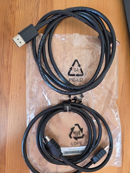 Cablu DisplayPort si HDMI