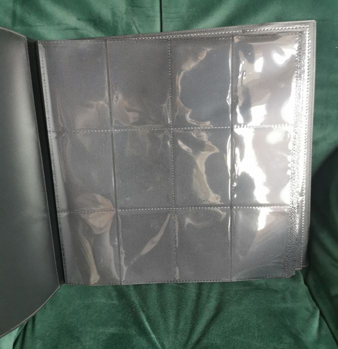 Ultra Pro Binder 12-pocket