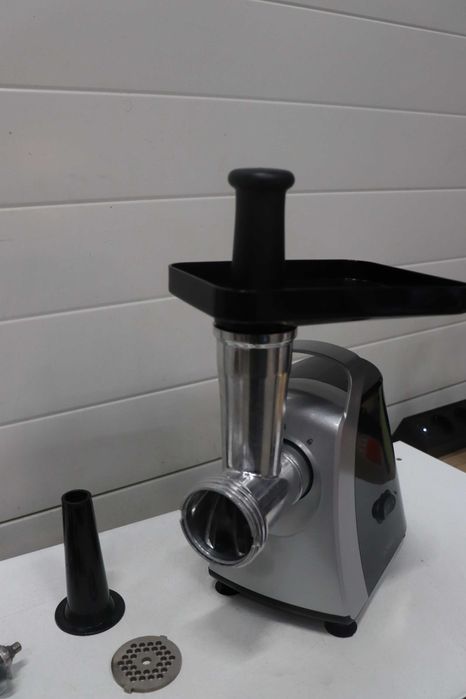 Месомелачка Bomann 1000W FW 6067, липсват приставки