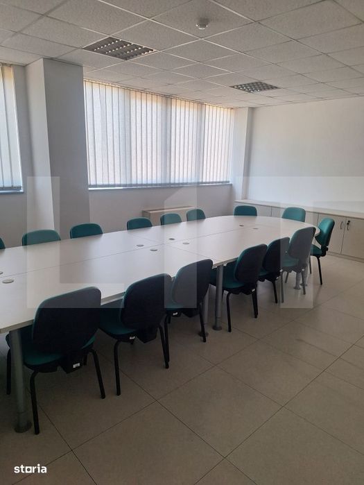 Cladire de birouri / spatii comerciale,