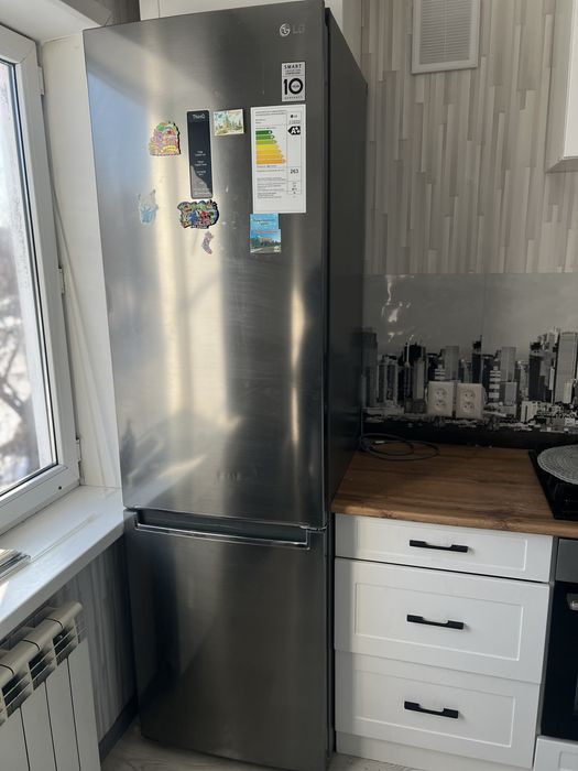 Продам холодильник