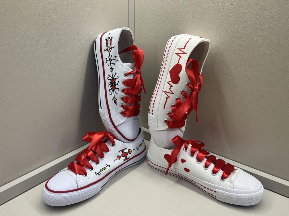 Дамски рисувани кецове