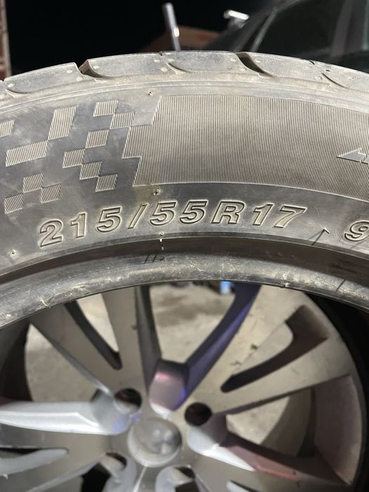 Продам буу шину 215/55/17