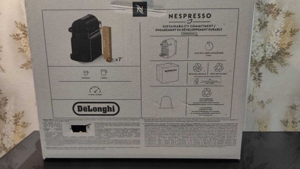 Капсульная кофемашина Nespresso Delonghi