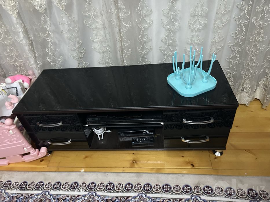 Подставка под телевизор