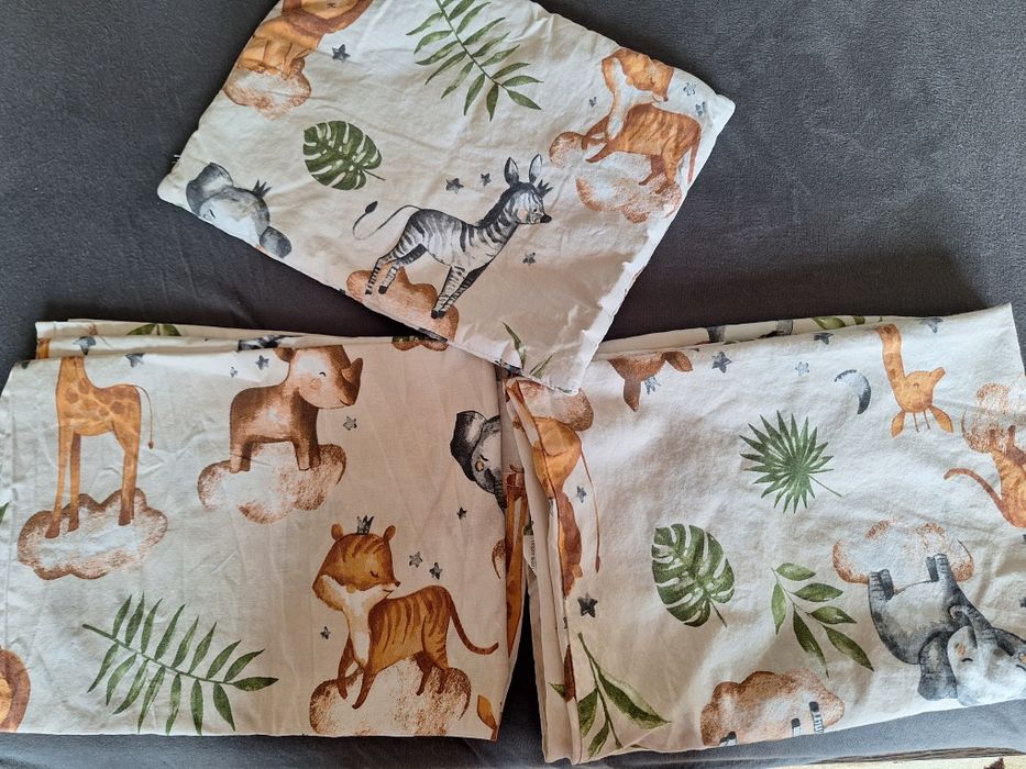 Бебешка кошара + матрак + чаршафи и музикална играчка