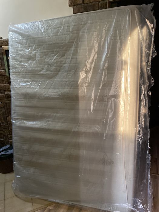 Продам Матрас б/у 140 на 200, высота 16см,без пружин, в хорошем сост.