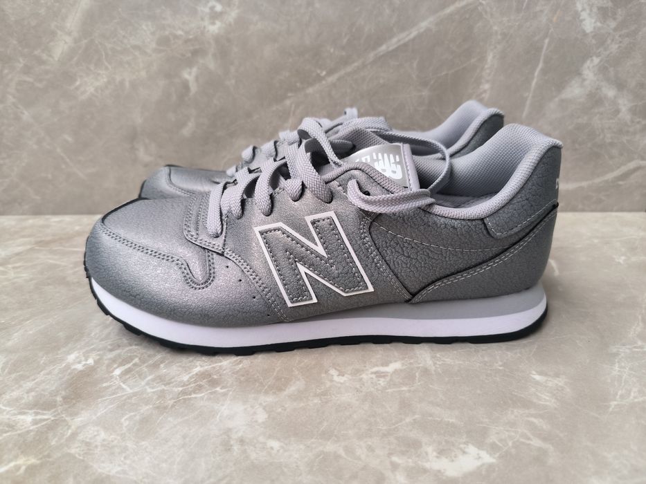 Сникърси New Balance номер 39