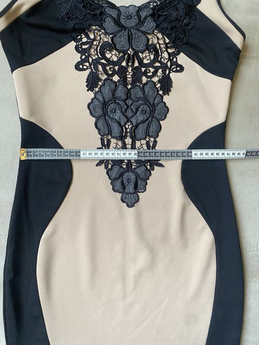 Дамски вталени рокли