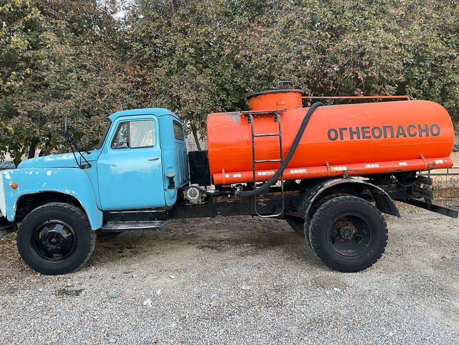 Benzavoz Gaz 53  xolati yaxshi ishlab turban moshina