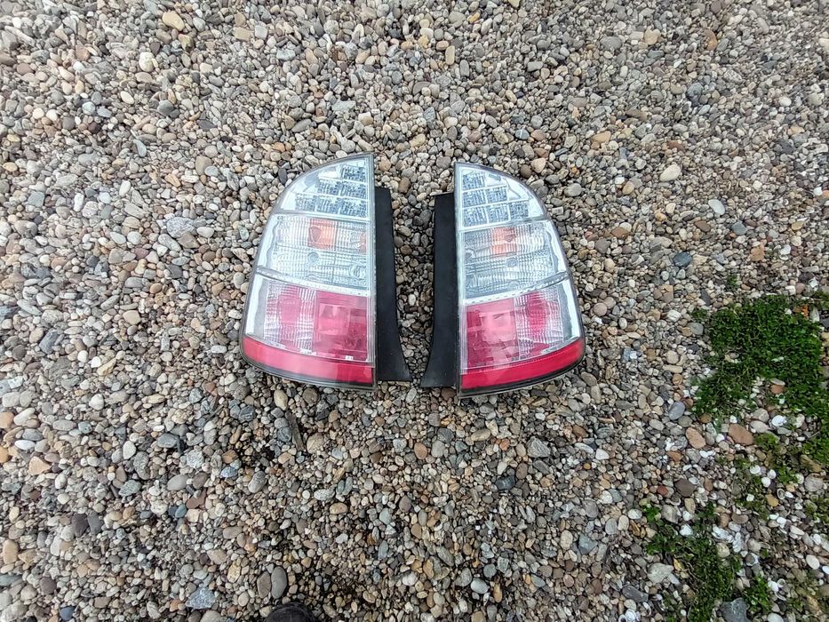 ляв и десен стоп за тойота приус TOYOTA PRIUS