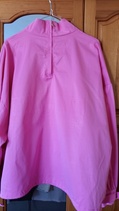 Розова ветровка Hoermanseder