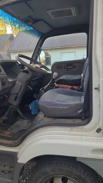 camioneta cu prelata