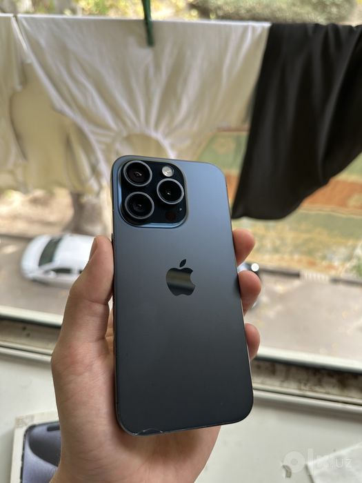Iphone 15 pro blue