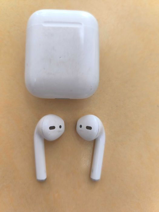 Apple AirPods слушалки