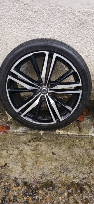 Roti vara Volvo originale 255 x 40 R21