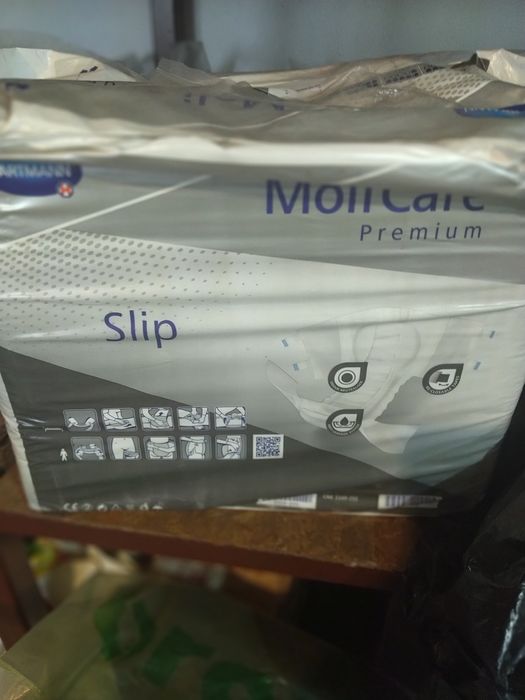 Vând un pachet scutece adulți moli care premium mărimea L nu